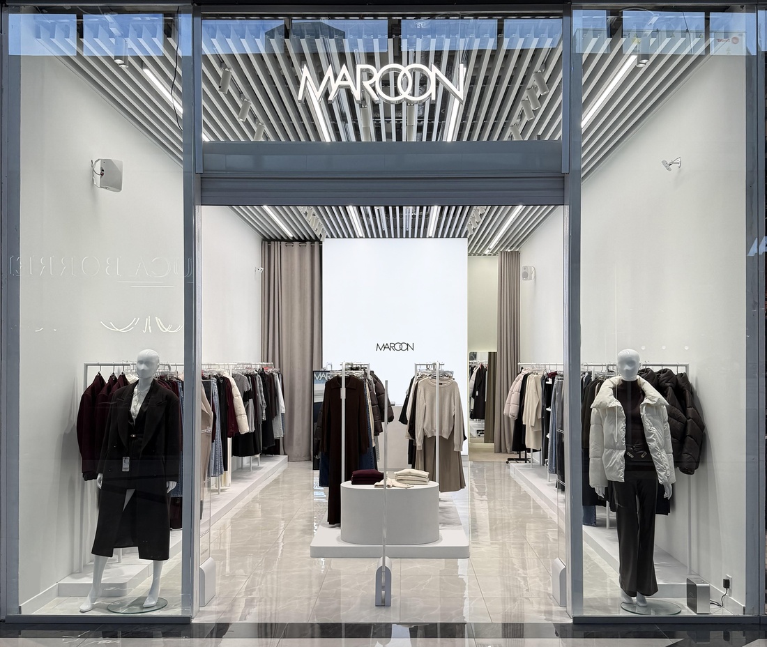Дизайн простору магазину одягу бренду MAROON, ТЦ Лавіна, Київ  ( архітектор Олена Романюк )